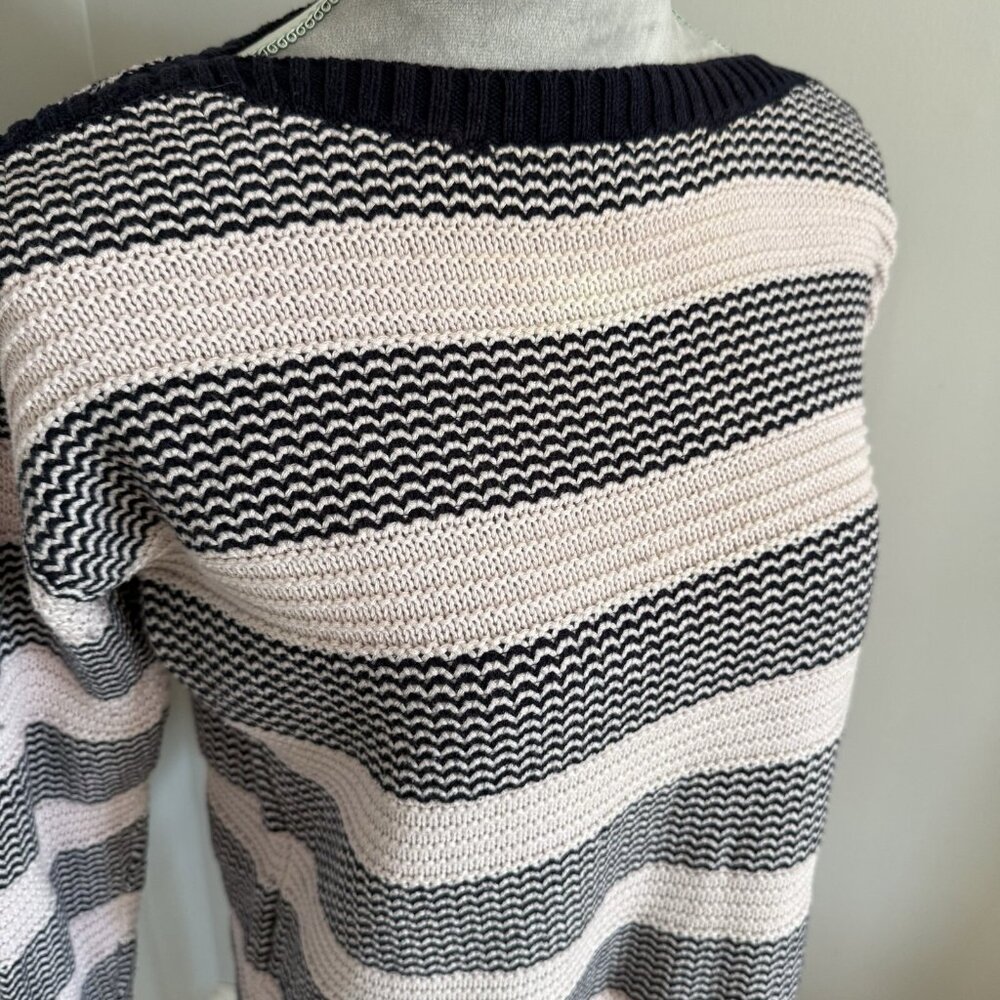 Talbots Women’s Crewneck Long Sleeve Cable Knit Sweater Sz Medium Navy Ivory